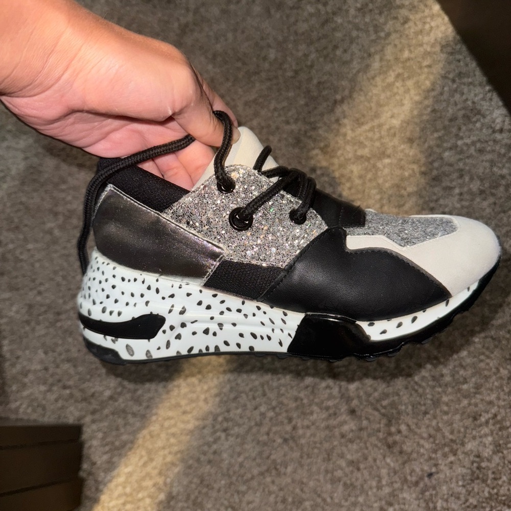 Steve Madden Black and White Sneakers